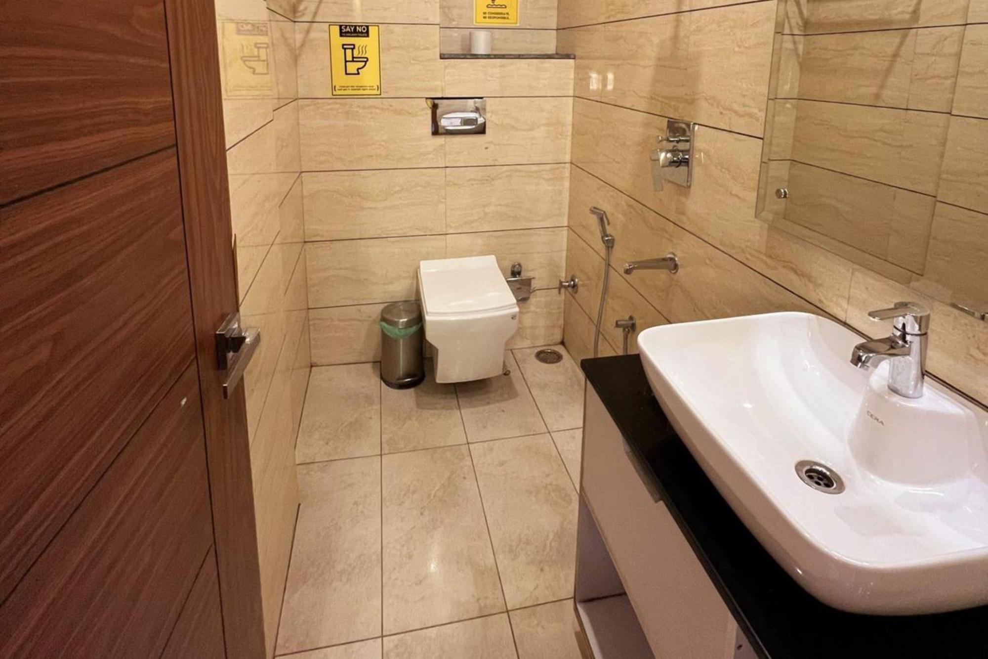The Hosteller Kufri, Shimla Bilik gambar